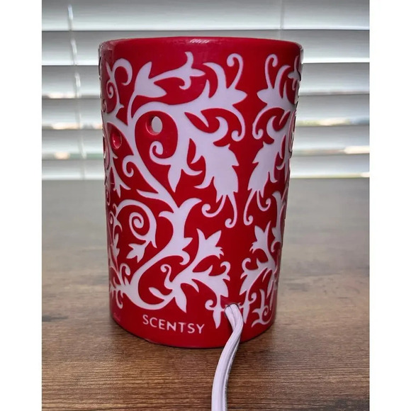 Authentic Scentsy NOEL Red/White Plug-in Wall Candle Warmer - Picture 4 of 13